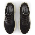 New Balance Fresh Foam More v5 black & white - Image 4