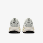 Nike Vomero 18 Summit White/Coconut Milk/Coconut Milk/Black - Image 5