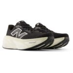 New Balance Fresh Foam More v5 black & white - Image 3