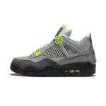 Air Jordan 4 Retro SE Neon 95