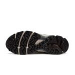 Asics Gel-Kahana 8 Black and Beige - Image 3