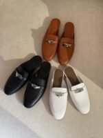 Hermès Oz Women's Leather Closed Toe Slippers in Black - Image 2