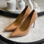 Christian Louboutin Kate Patent Pumps 100 In Beige