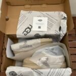 UGG Tazz Slippers Beige - Image 3